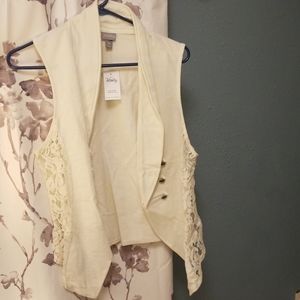 White vest with lace sides